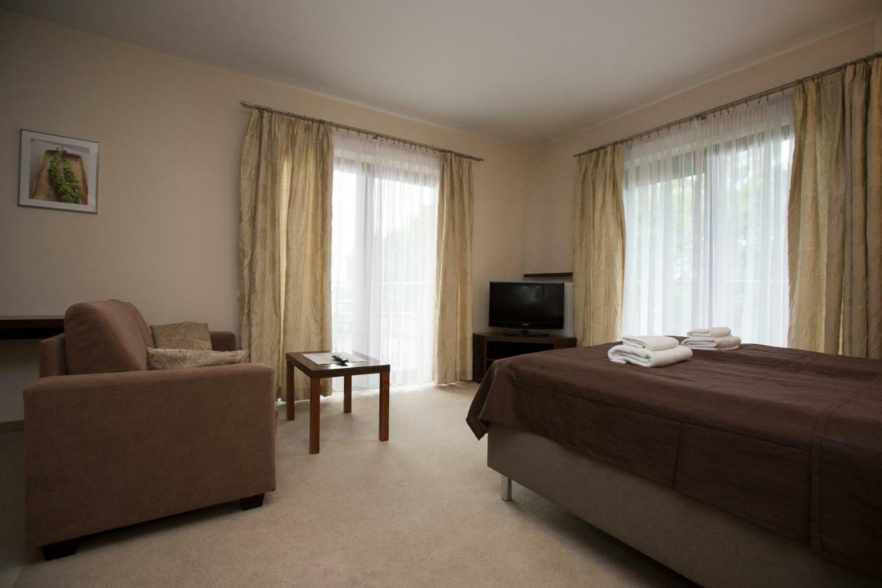 Willa Port Apartament Lilia โอสโตรดา ภายนอก รูปภาพ