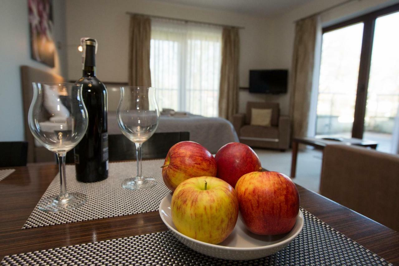 Willa Port Apartament Lilia โอสโตรดา ภายนอก รูปภาพ